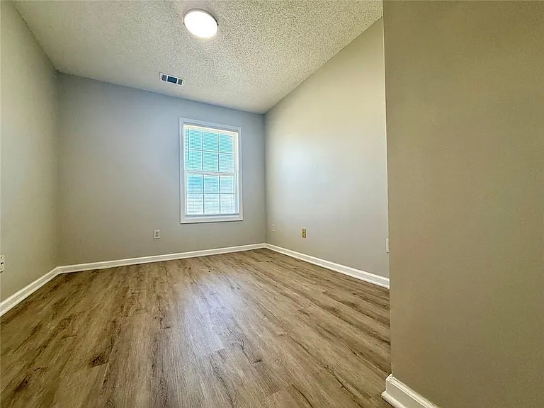 2154 Olmadison Vw — Photo 22