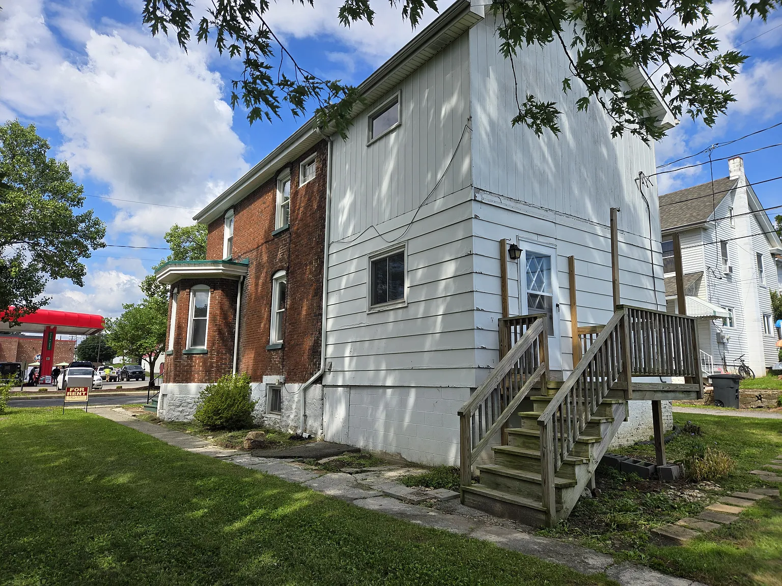 3 bed, 1.5 bath, 1552 sqft, $950 — Photo 2