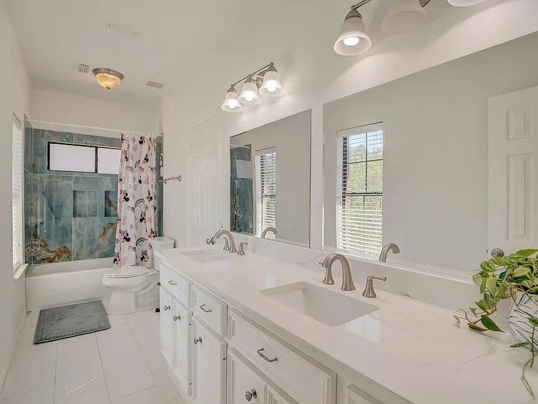 301 Winding Oak Ln S — Photo 23