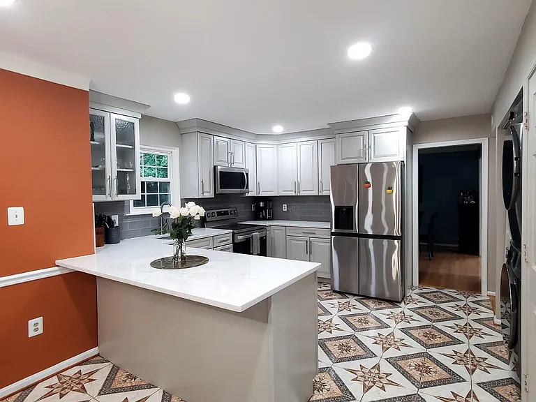 510 Stoney Creek Ct — Photo 3