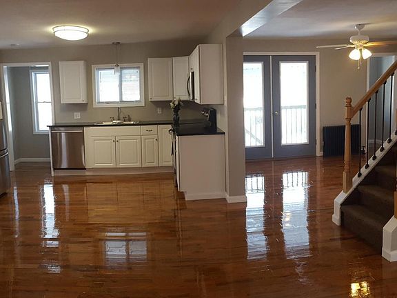 2nd image of 1044 Carmalt St