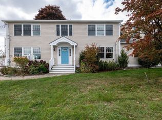 9 Bunker Hill Rd, Ipswich, MA 01938