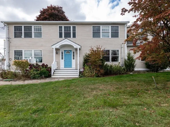 9 Bunker Hill Rd, Ipswich, MA 01938