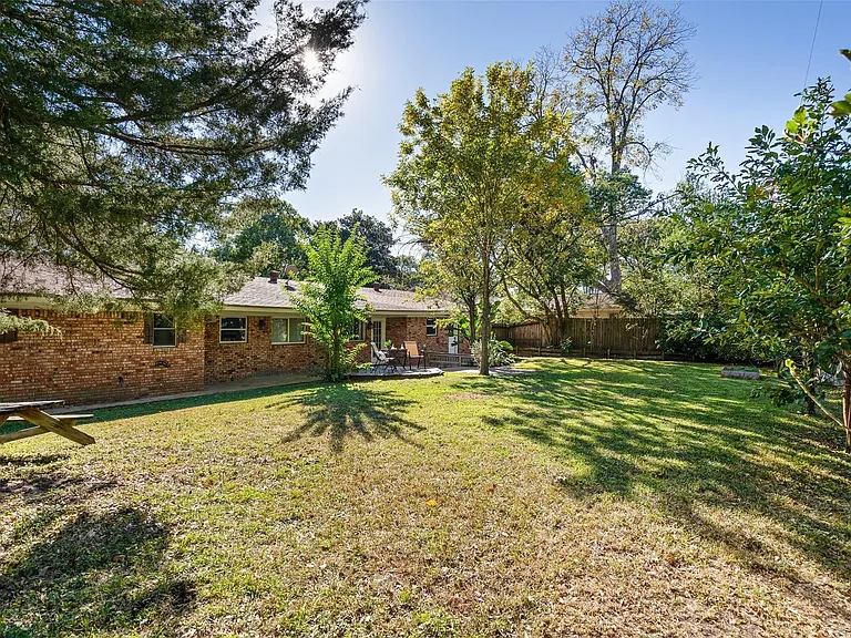 9214 Bronco Dr — Photo 5
