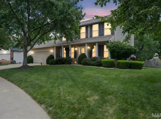 280 Alexandria Dr, Saint Charles, MO
