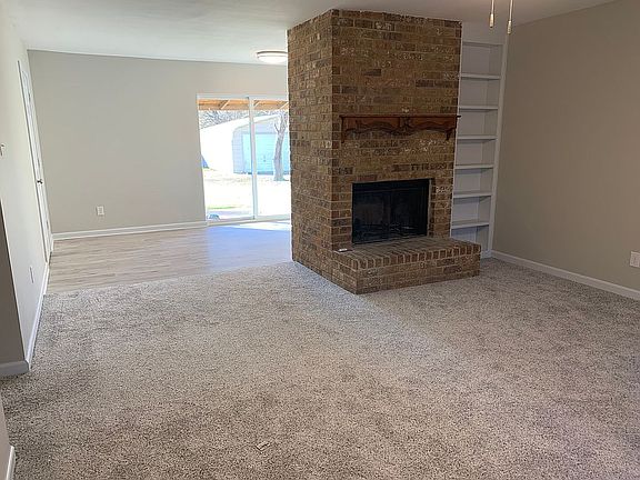 5th image of 302 Denise Dr