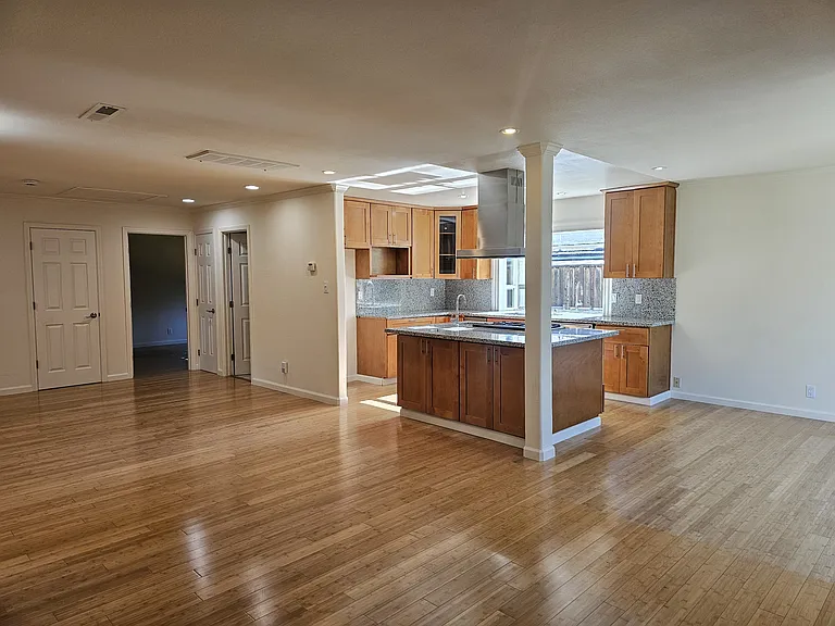 3432 Elaine Dr — Photo 3