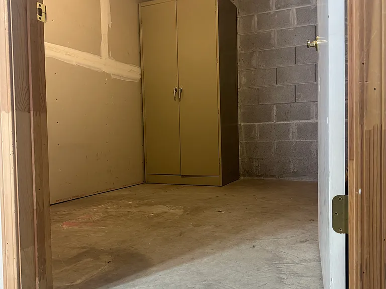 Bonus storage room