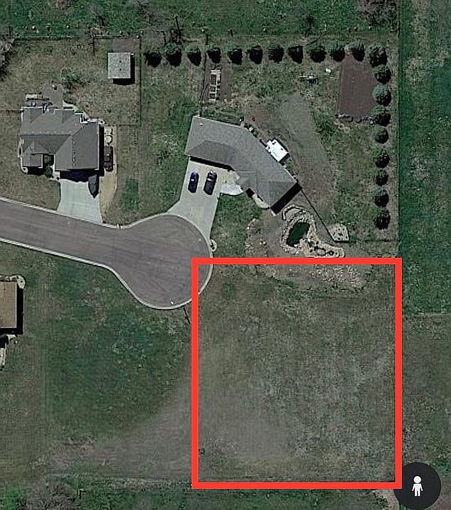 1st image of 605 S Elm Ct