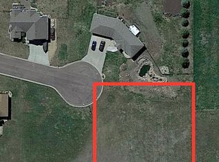 605 S Elm Ct, Parker, SD 57053
