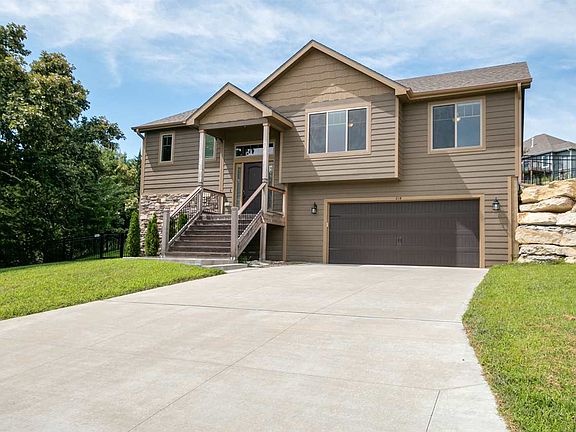 3rd image of 814 Laussac Dr