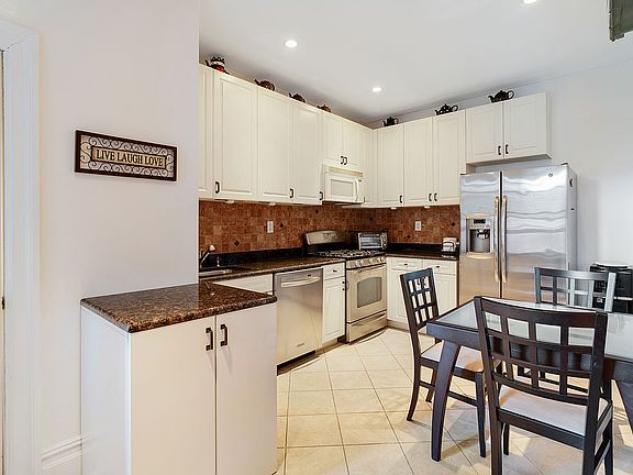 2nd image of 203 W 90th St APT 3F