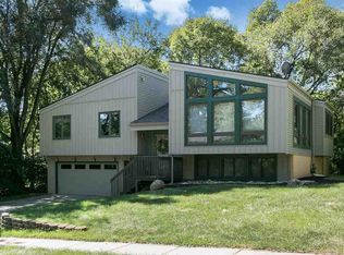 337 Macbride Rd, Iowa City, IA 52246