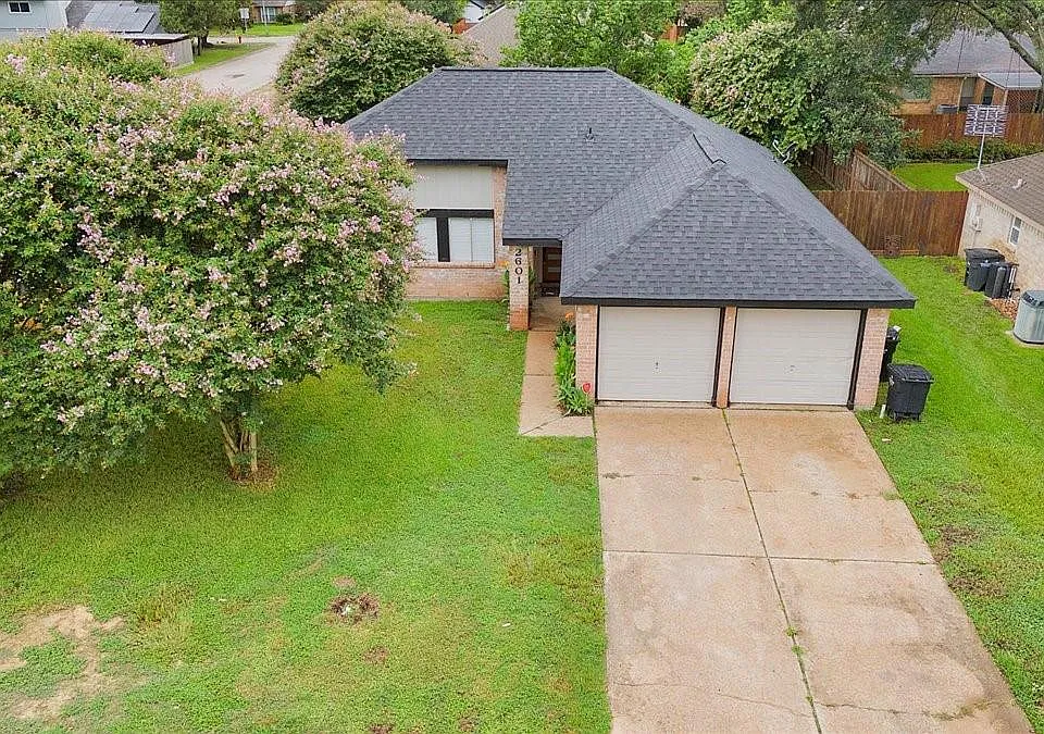 2601 Village Circle Dr