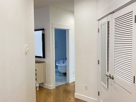 4th image of 87990 Wood Lake Way N