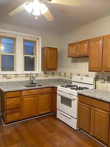 742 Carpenter St #1 Photo 1