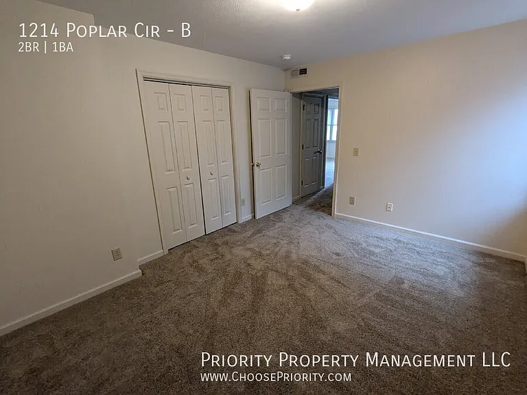 1214 Poplar Cir #B — Photo 8