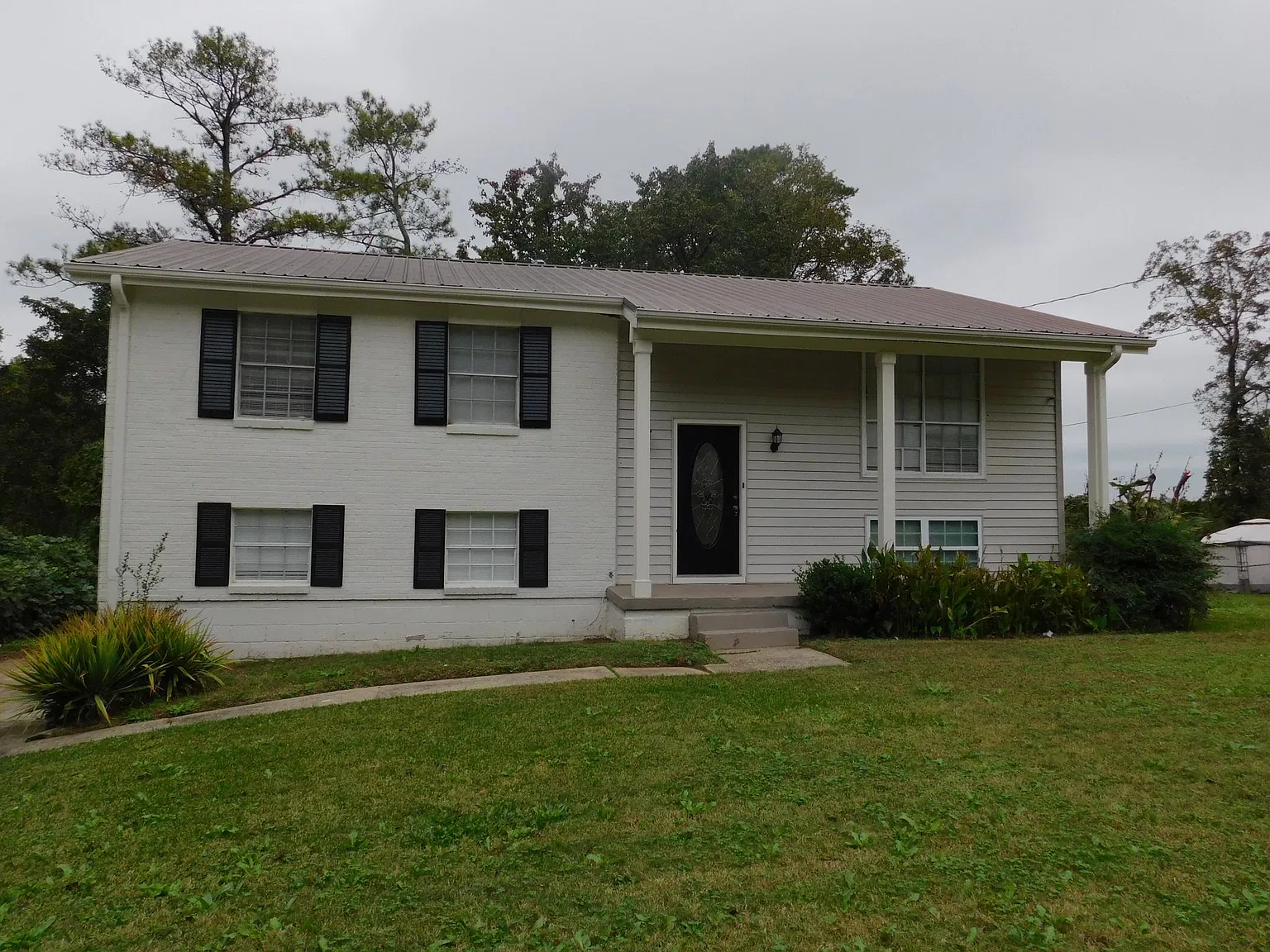 3 bed, 2184 sqft, $1,495 — Photo 2