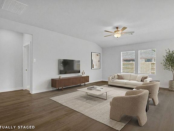 3rd image of 2634 Chivalry Ln