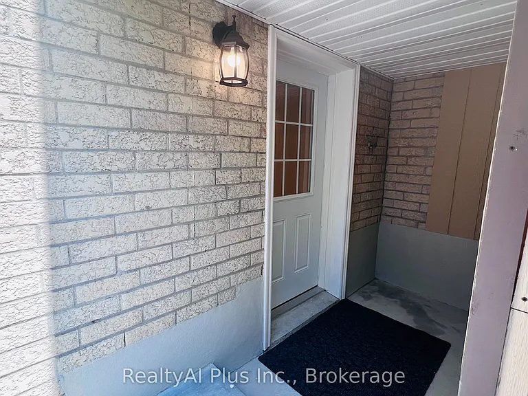 37 Bowhill Dr #WALK-OUT BASEMENT — Photo 5