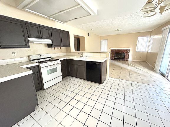 4th image of 14825 Snake River Ct