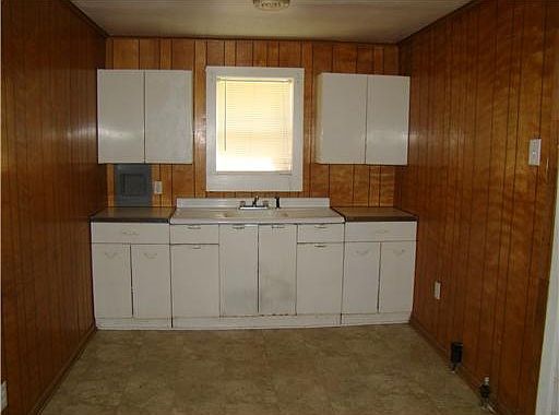 2nd image of 182 Radio Rd