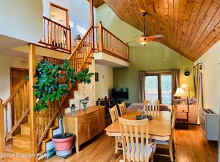 7731 Apple Ln, Tobyhanna, PA 18466