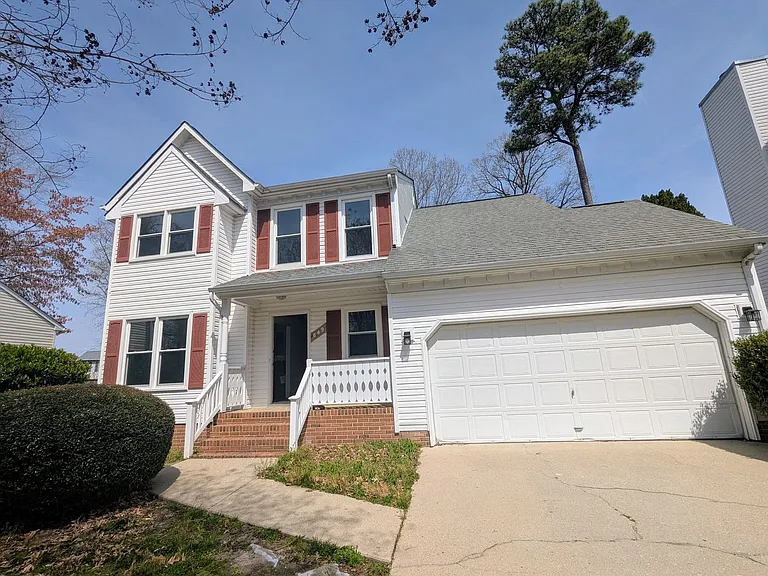 849 Lancaster Ln — Photo 2
