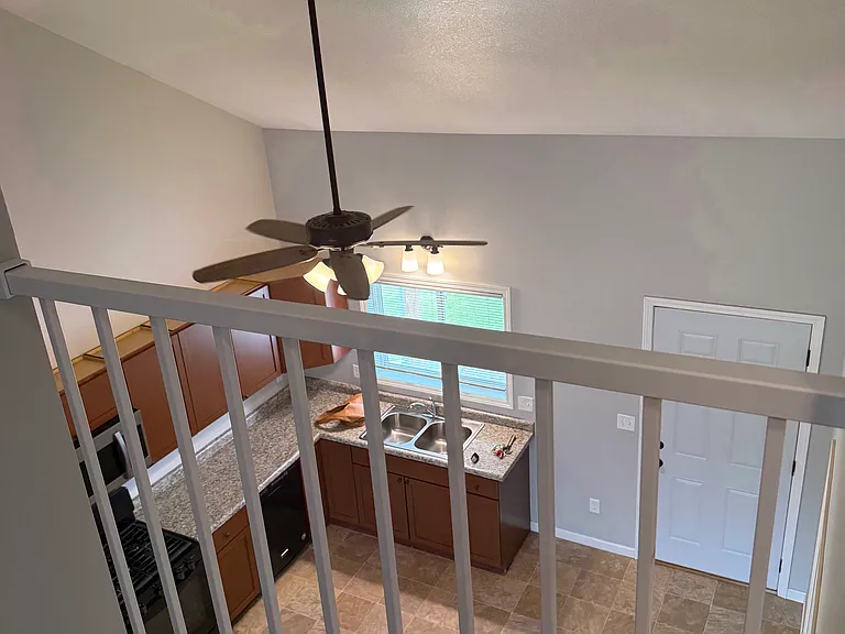 927 Quail Run — Photo 4