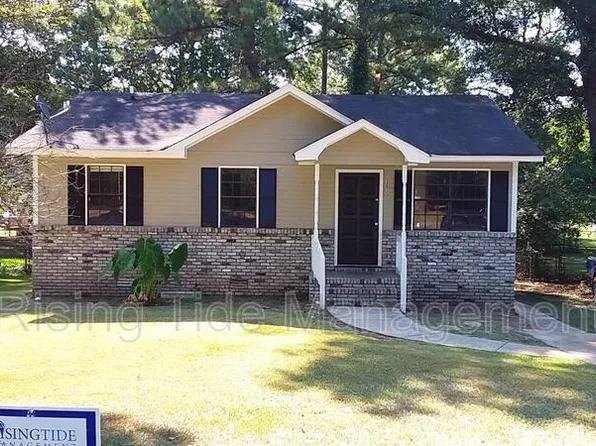 1015 26th Ave N, Hueytown, AL 35023