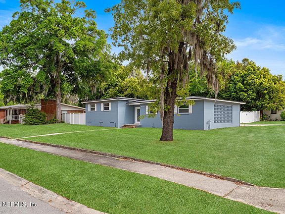 3rd image of 4013 ROGERO Road