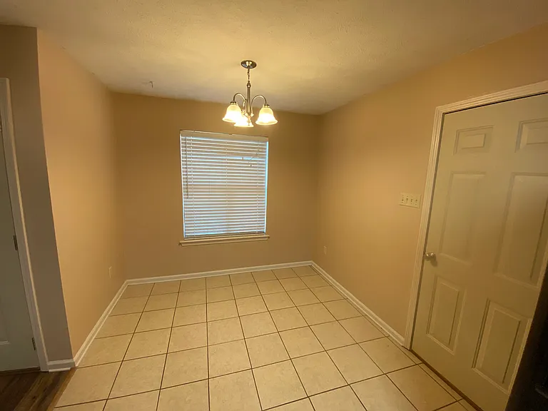 3935 Seraph Dr — Photo 5