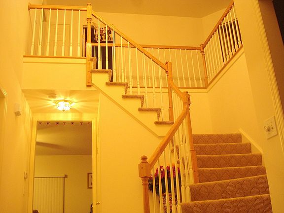 Grand 2 Storey Foyer