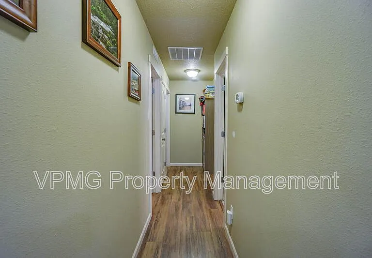 8814 NE 82nd Ave — Photo 14