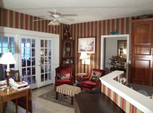 1835 Lakebrook Cir, Dandridge, TN 37725