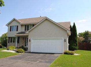 1947 Spinaker Dr, Woodbury, MN 55125