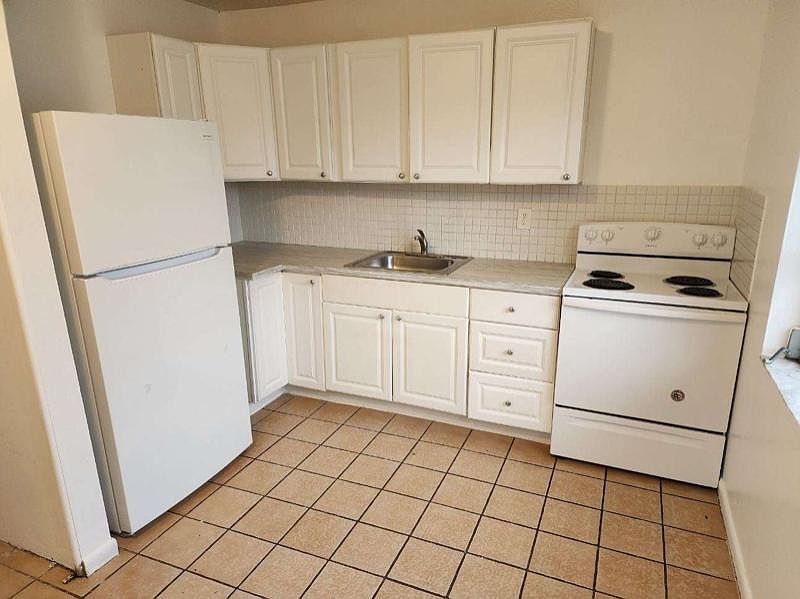 1st image of 2128 Roosevelt St