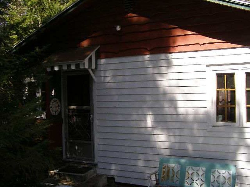 2nd image of 68 ROBERTS Lane