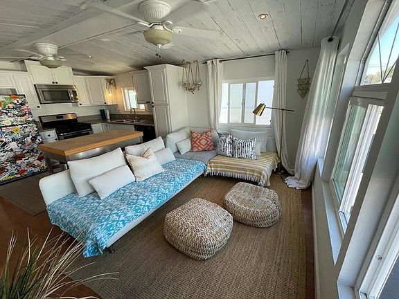 2nd image of 123 Jasper St Space 38