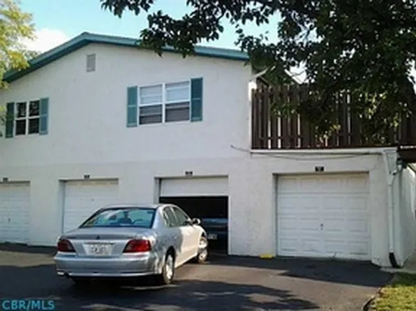 2537 Nassau Dr, Columbus, OH 43232