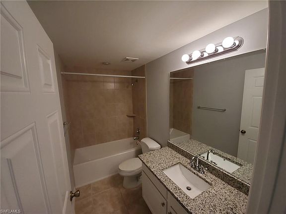 3rd image of 10010 Maddox Ln APT 217