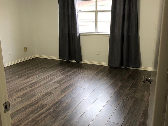 3rd image of 6647 Westwick Dr