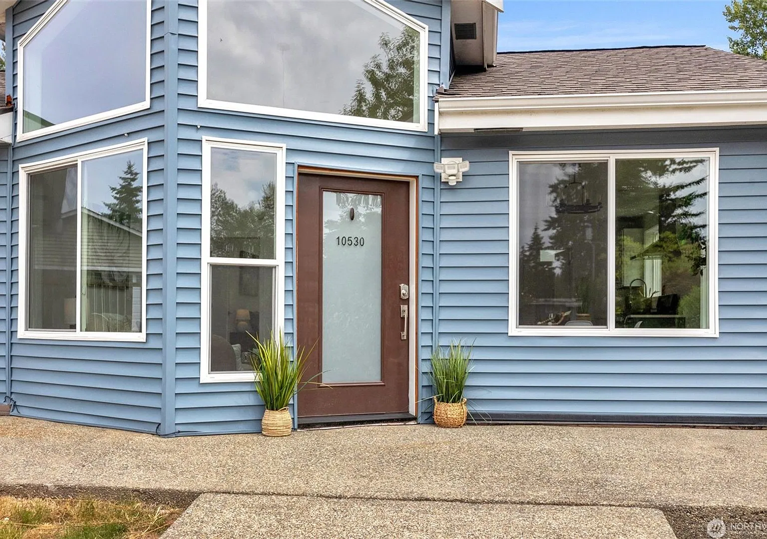 Rare Rose Hill Rambler with Expansive Lot — Photo 2