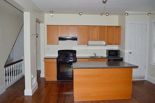 2nd image of 2715 Arbor Ave