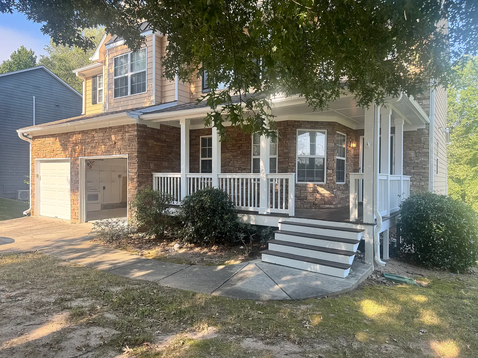 4 bed, 2291 sqft, $2,600 — Photo 2