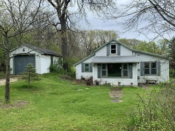 N76W28065 Center Oak ROAD, Hartland, WI 53029