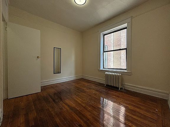3rd image of 30 Linden Blvd APT C6