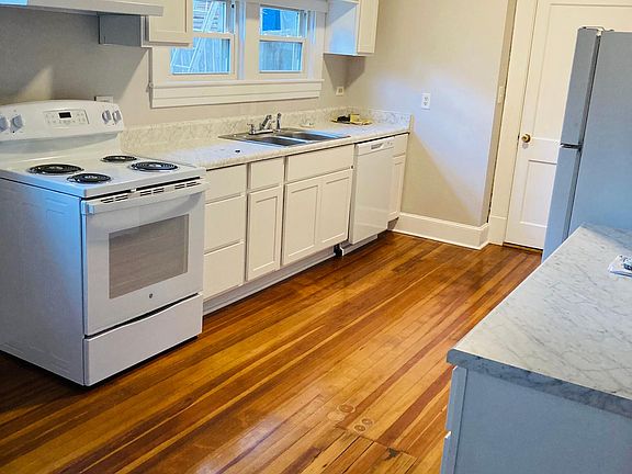 2nd image of 310 Westhampton Ave