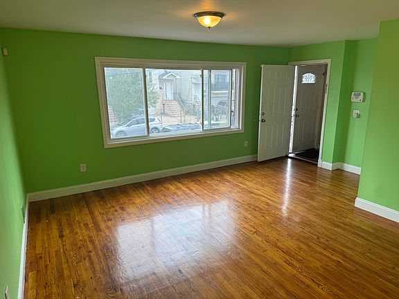 2nd image of 15-17 Hanford St #1