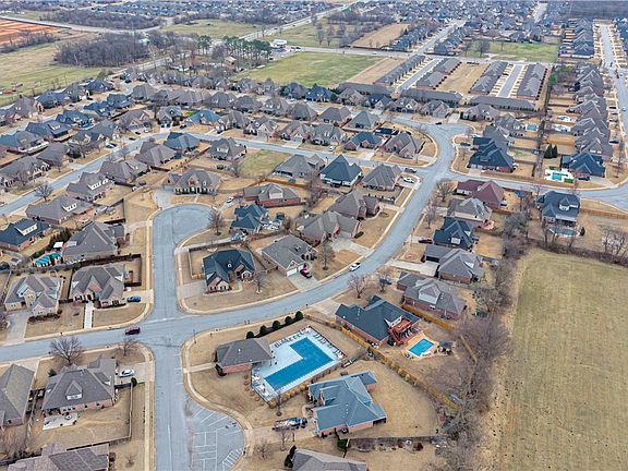 5th image of 6507 S Timber Ridge Dr